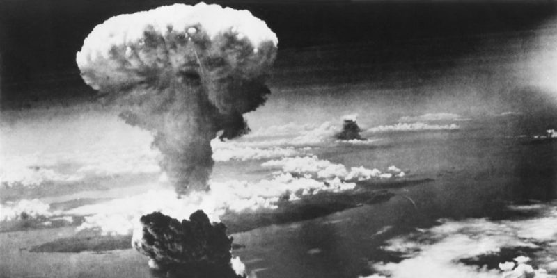 siglo xx bomba atomica